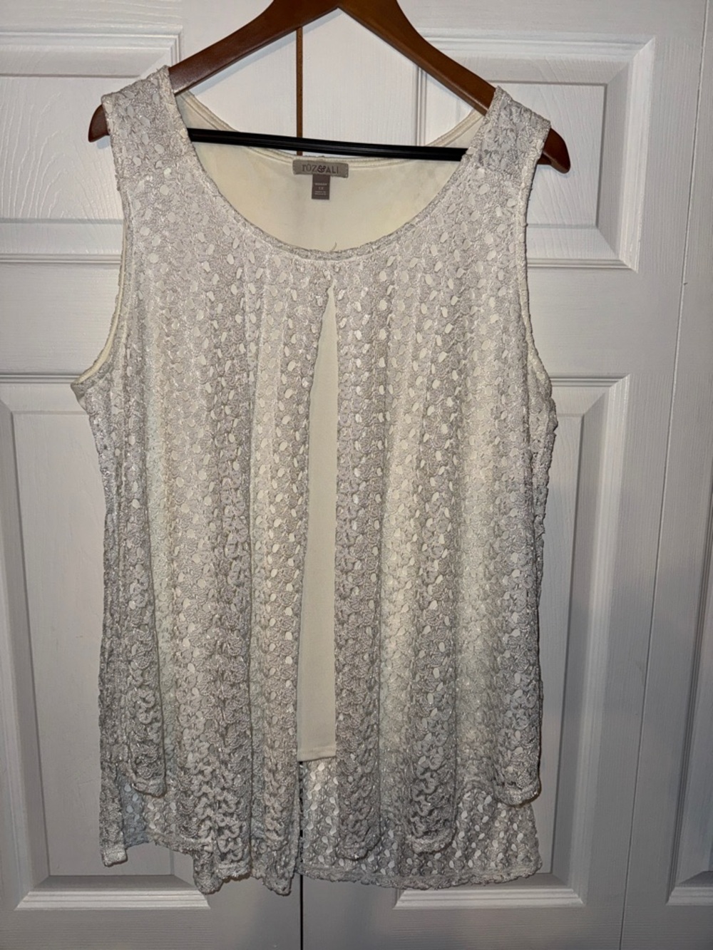 Roz  & Ali Cream Lace Overlay Sleeveless Camisole